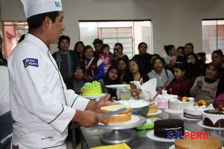 Capacitación de técnicas en decoración de tortas, Cetpro Jesús Oropeza Ch.