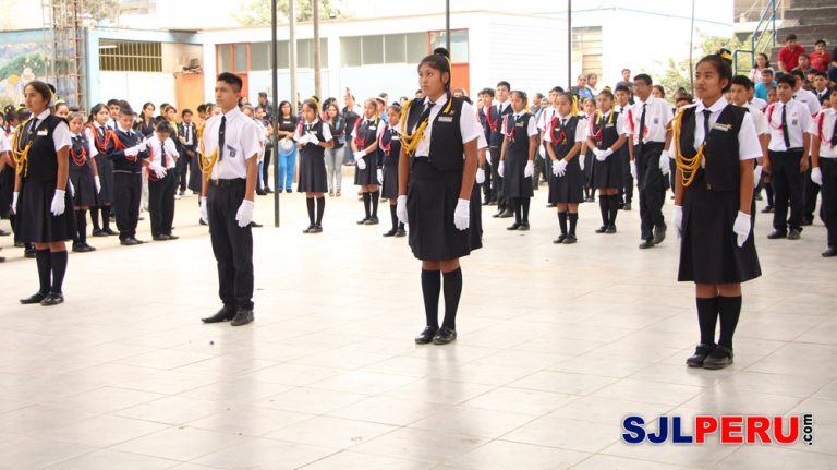 Juramentación de la Policía Escolar en la IE Daniel Alcides Carrión, SJL