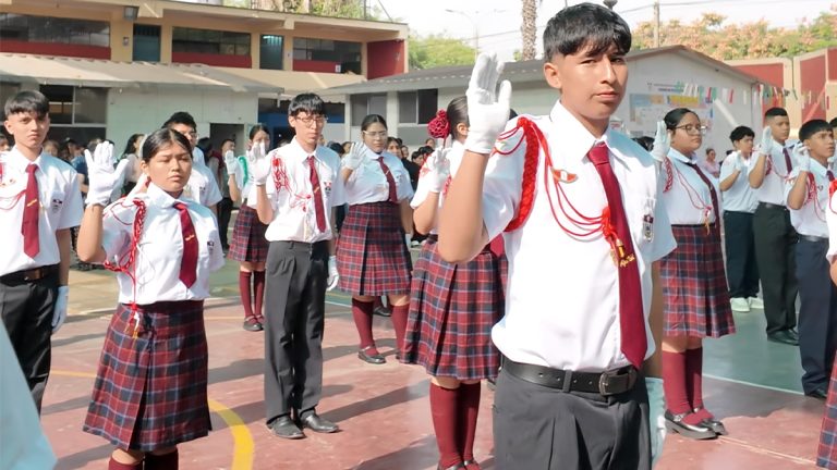 Juramentación de la Policía Escolar en la I.E. Alfred Nobel
